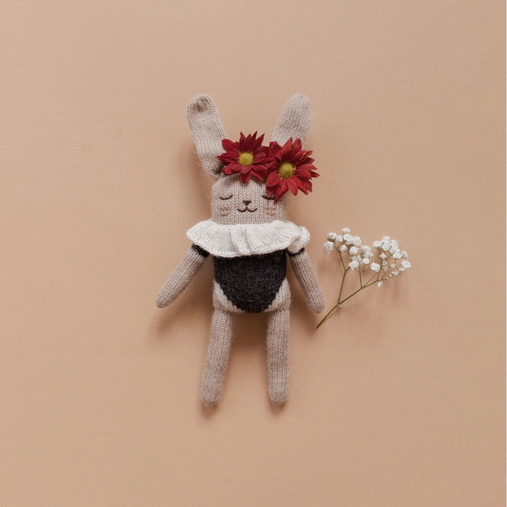 mondocherry - main sauvage | bunny soft toy | black bodysuit - flower