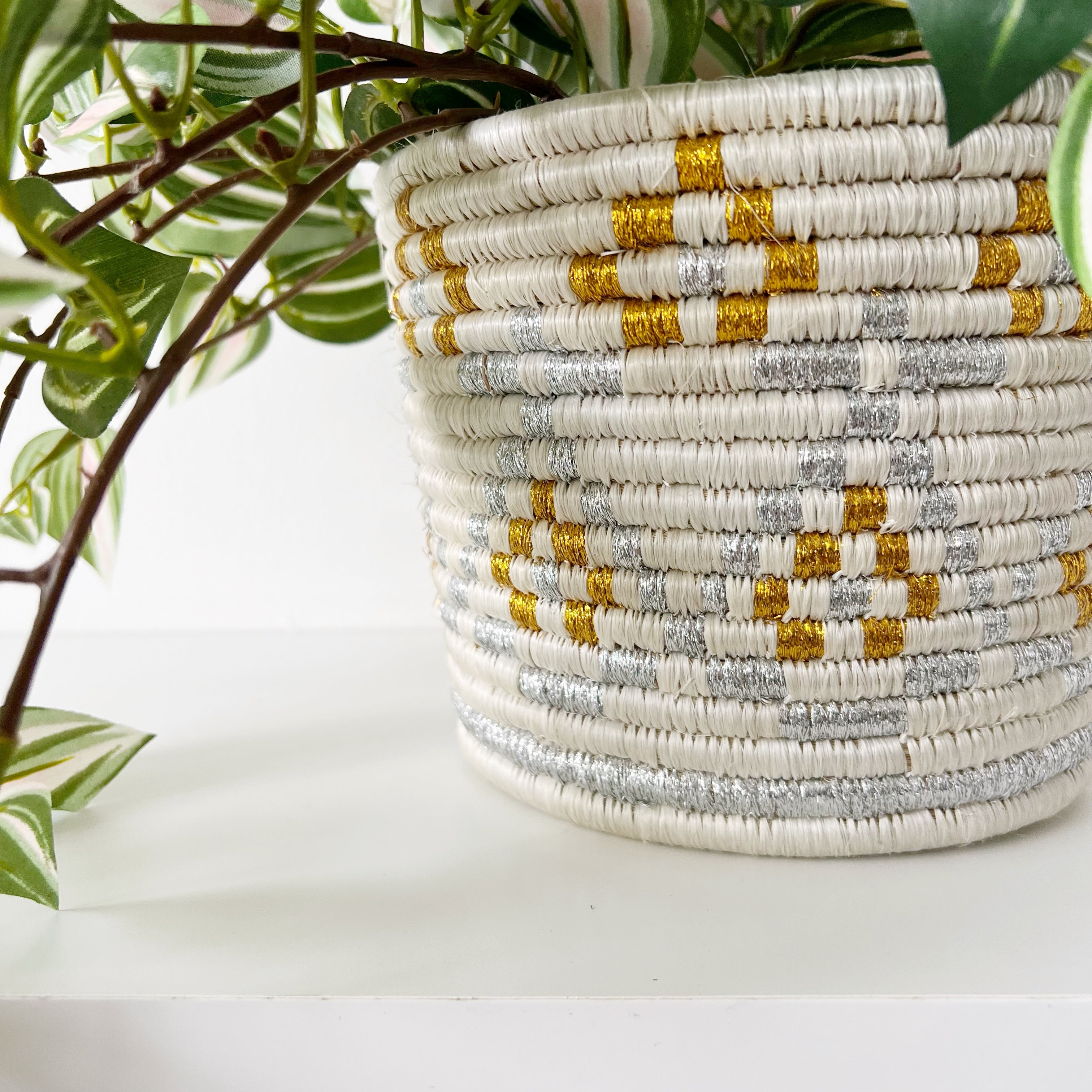 "Holiday" woven planter | gold