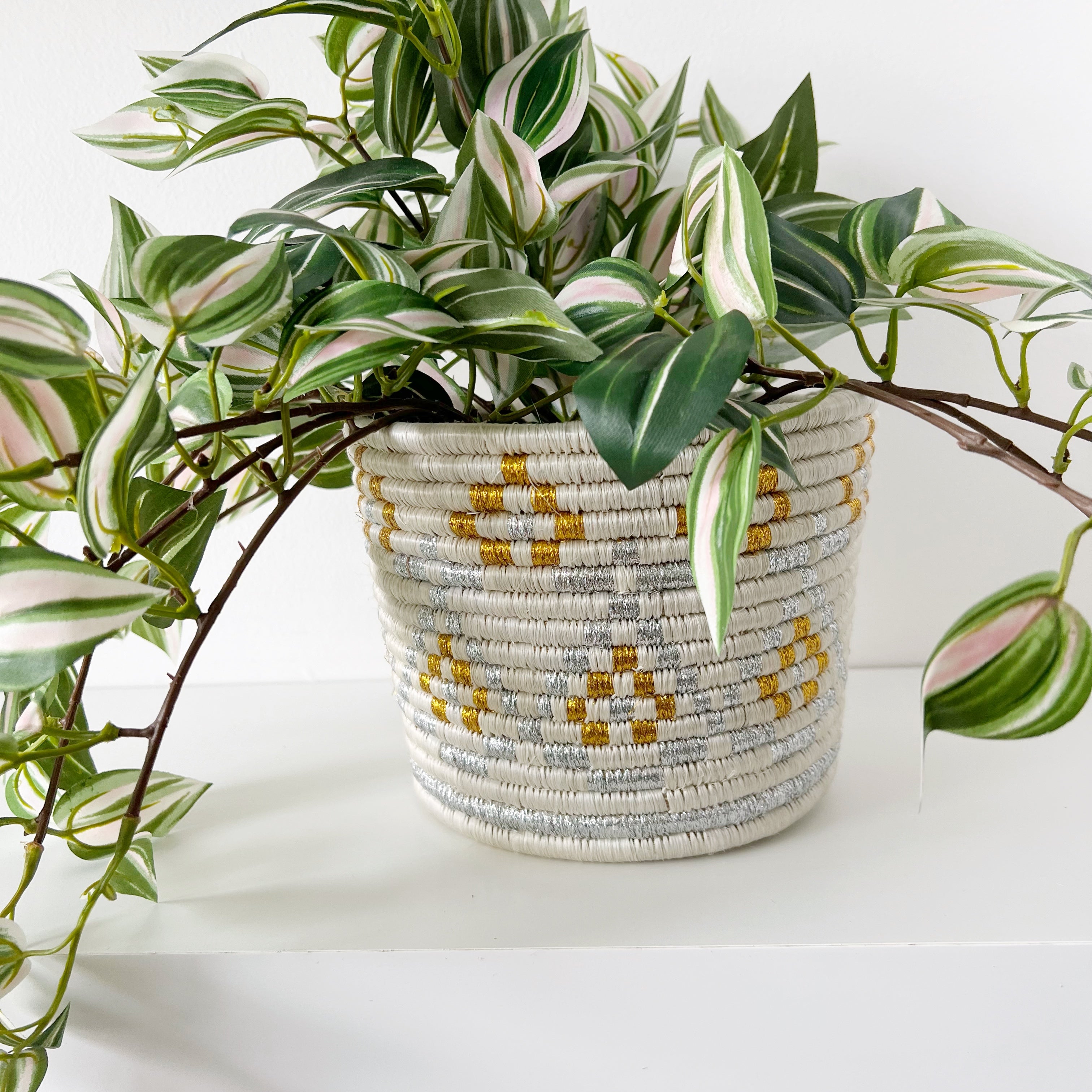 "Holiday" woven planter | gold