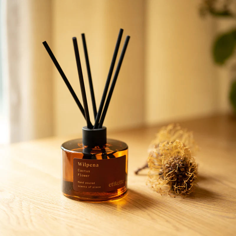 Etikette | eco reed diffuser | Wilpena cactus flower | 200ml - table
