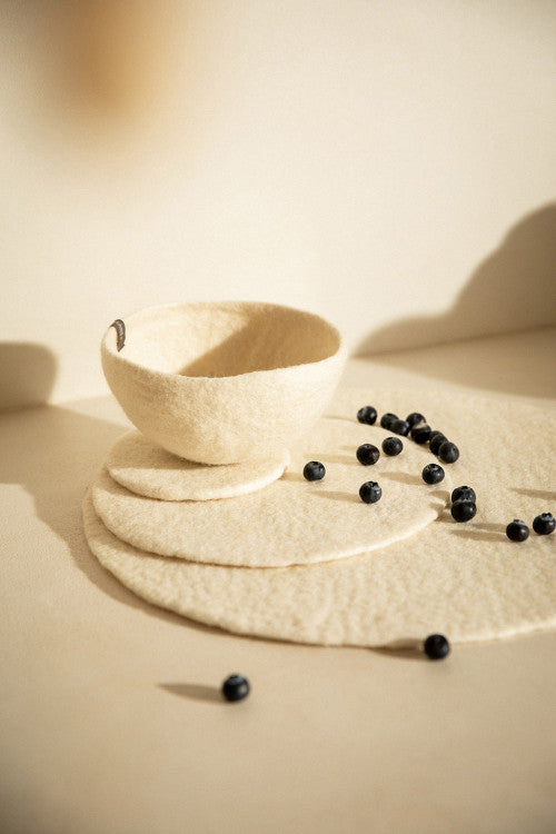 Muskhane | plain pastille felt placemat | natural