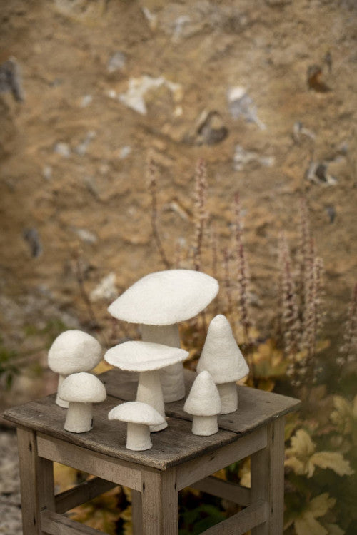 Muskhane | felt morel mushroom | small | natural