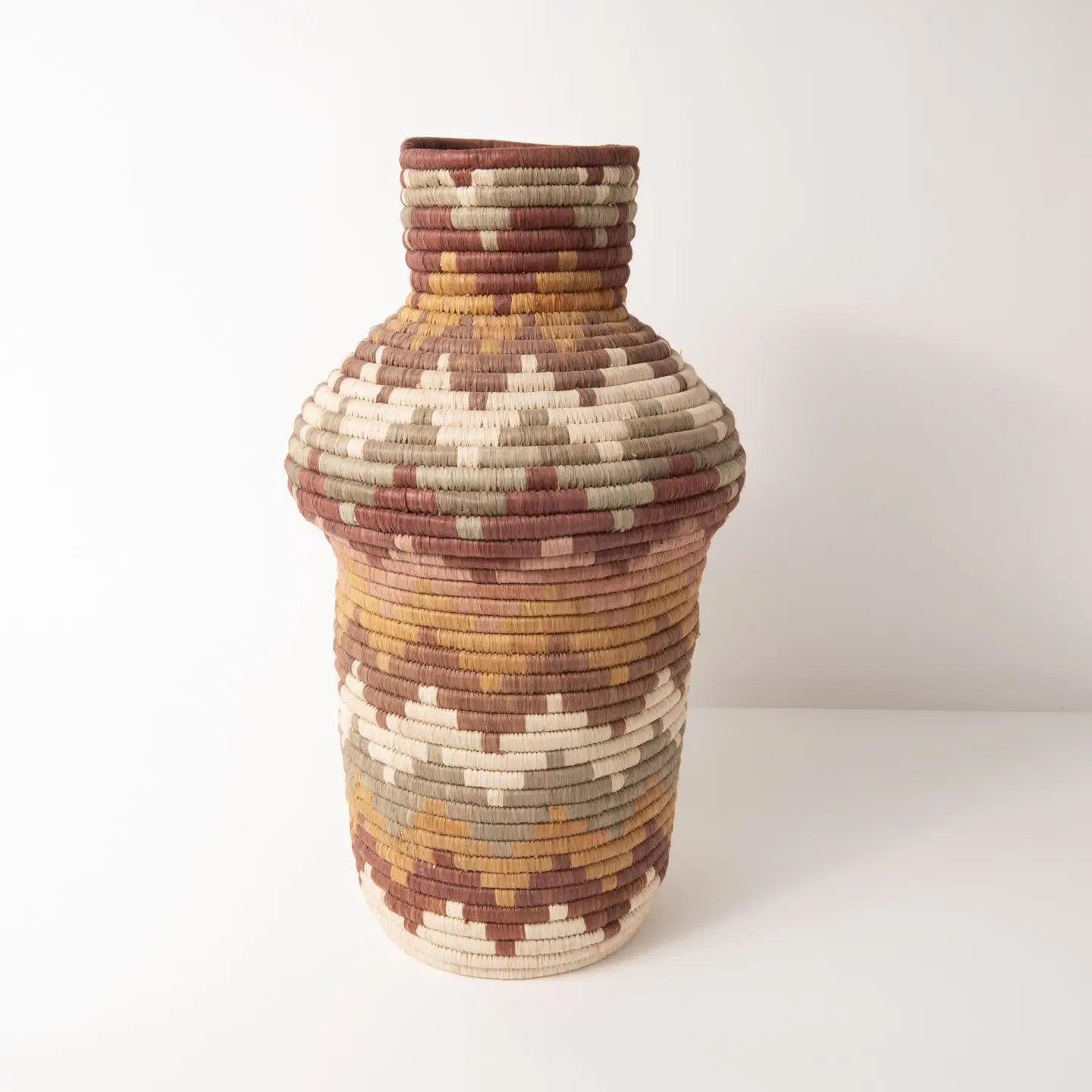 "Zig zag grandmother" woven vase | Elevate