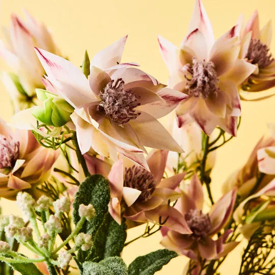 Floral Interiors | blushing bride spray | pink cream