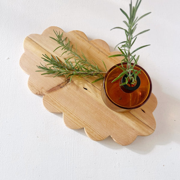 mondocherry - Ivy Alice | oval wooden serving board | scallops2 - candle