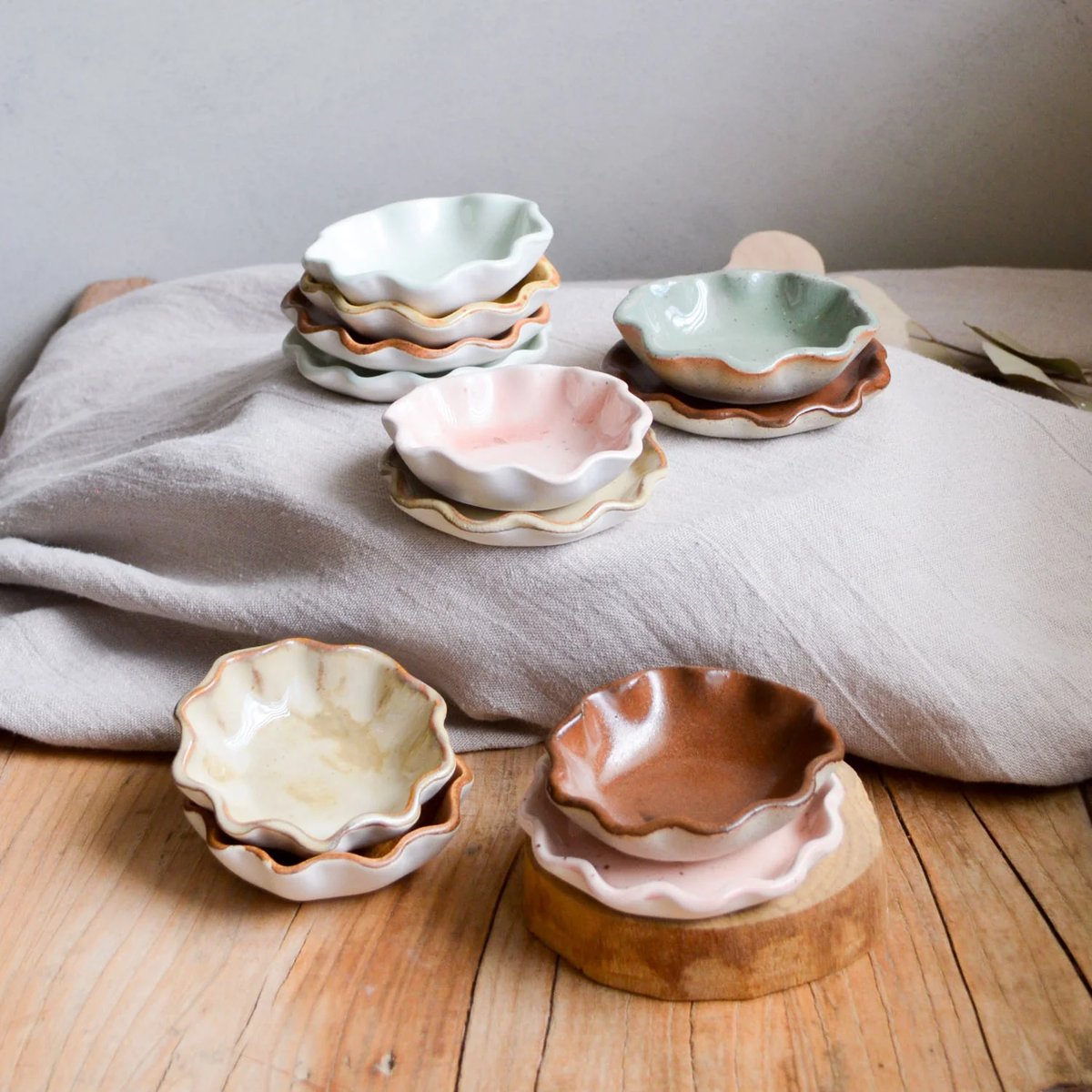 mondocherry - KW Ceramics | ruffle bowl  | honey | small - collection