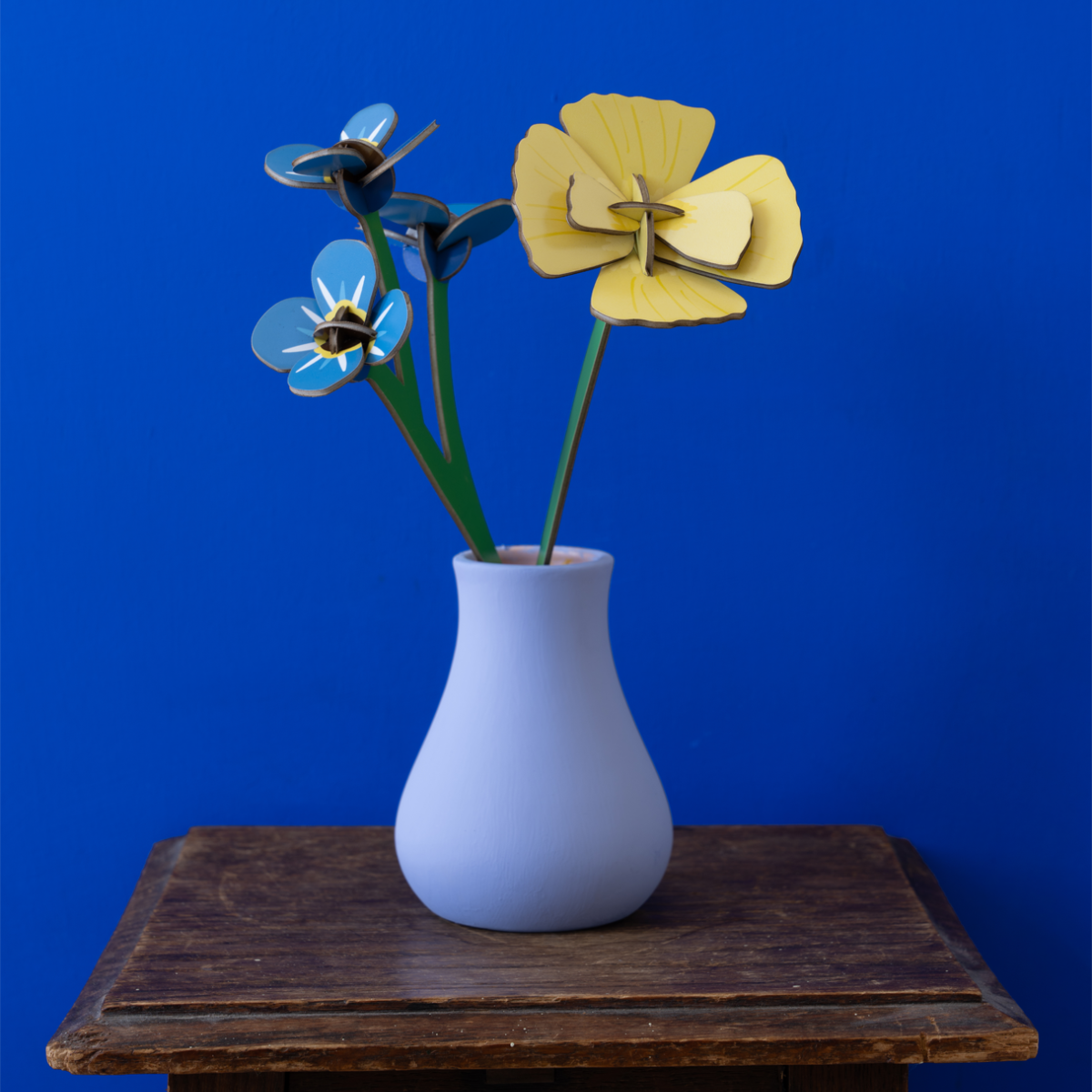 mondocherry - Studio Roof | everlasting flowers | golden poppy - vase