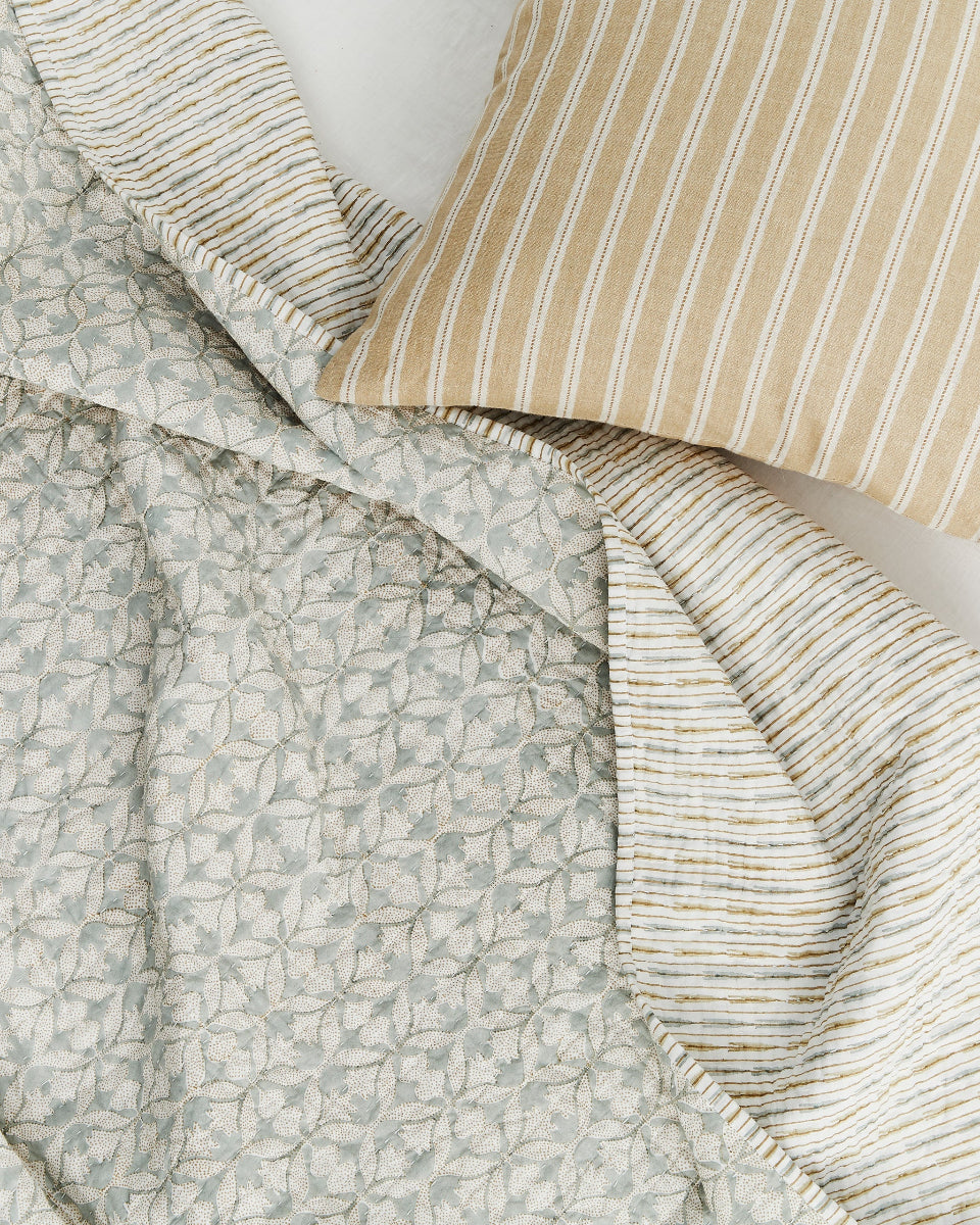 mondocherry - Walter G | cotton quilt | madhavi elm - close
