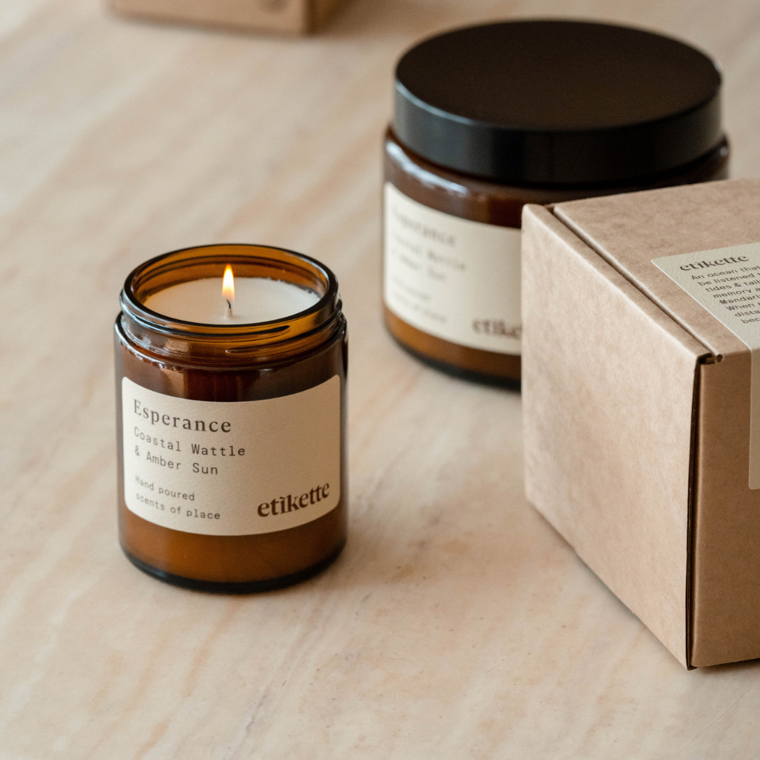 Etikette Esperance candles in both sizes with packaging