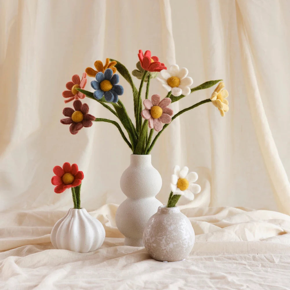 mondocherry Gry & Sif | felt anemone flower | display