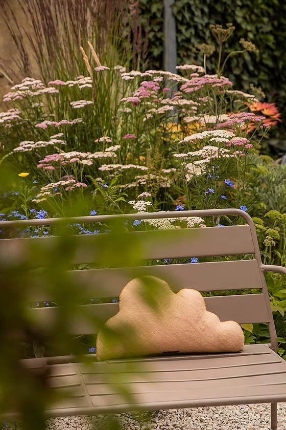 mondocherry - Muskhane | cloudy felt cushion | rose quartz - bench