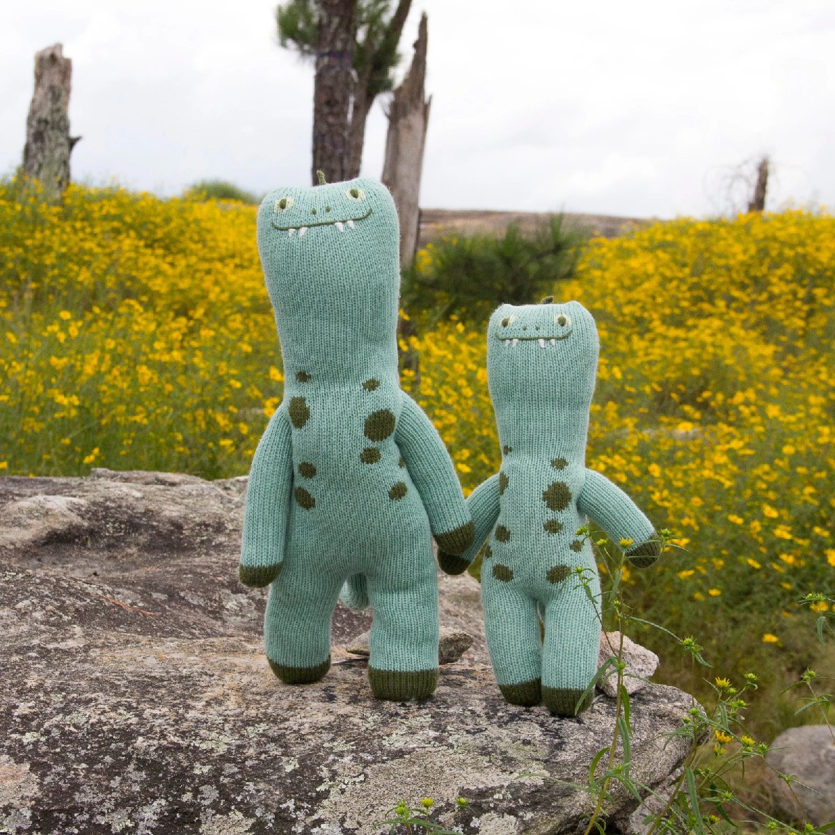 mondocherry - Blabla | "Iggy the dinosaur" cotton knit doll - field