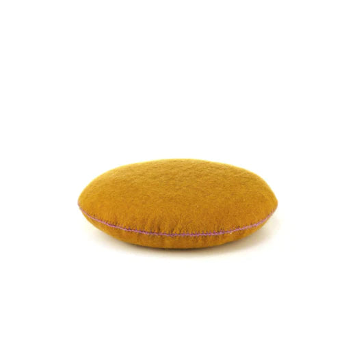 Muskhane felt cushion gold