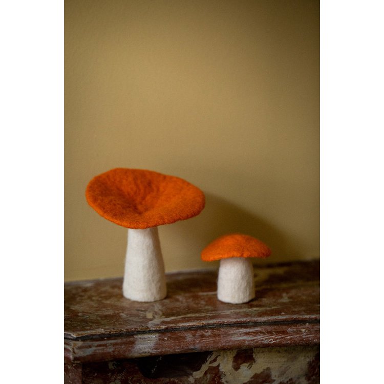 mondocherry - Muskhane | felt mushroom | large | pure orange - close