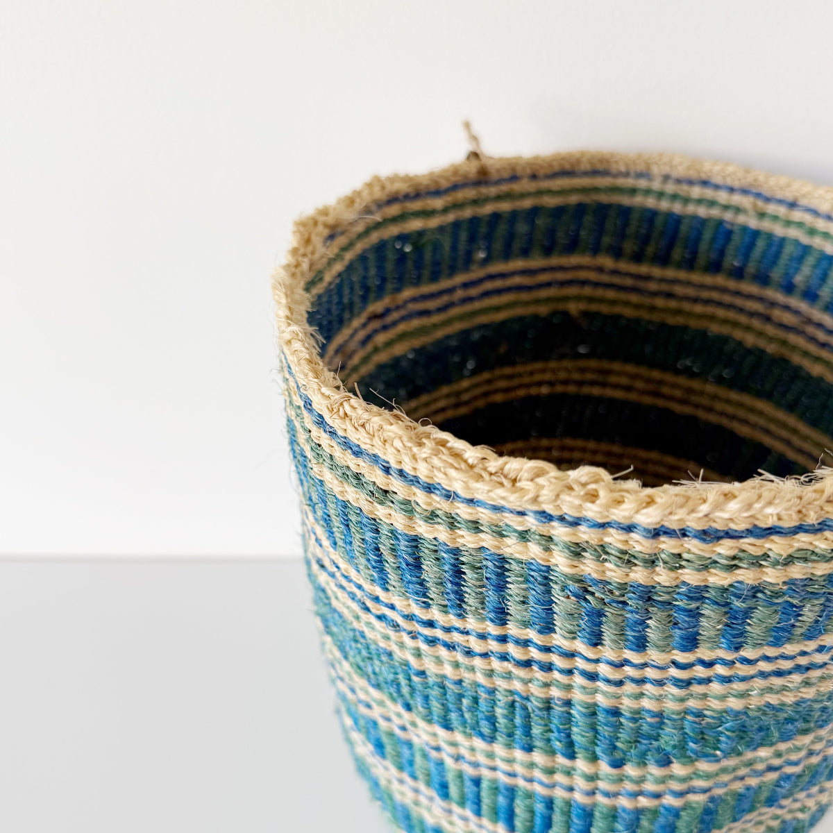 mondocherry - African fine weave basket - close