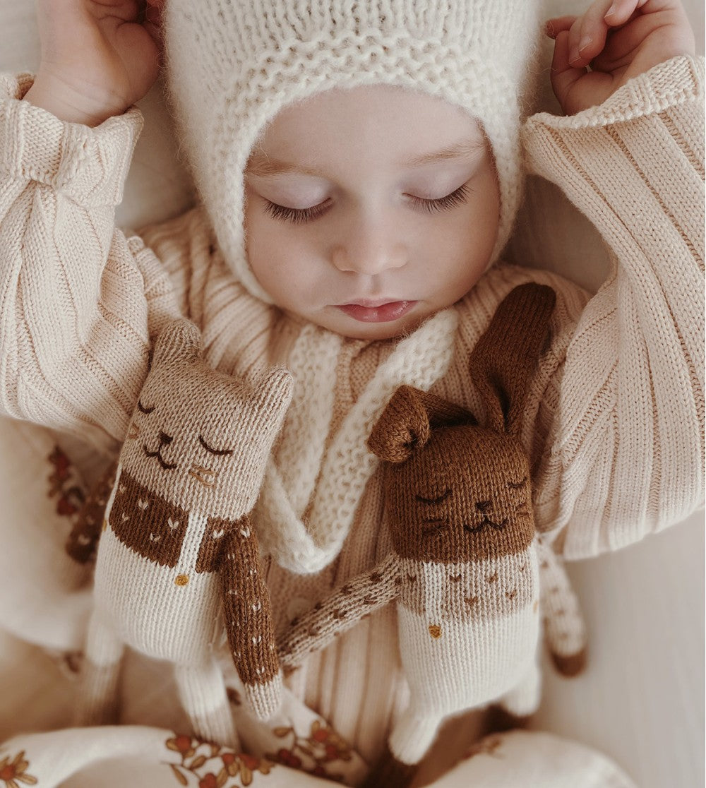 mondocherry - main sauvage | bunny soft toy | ecru overalls - cuddle