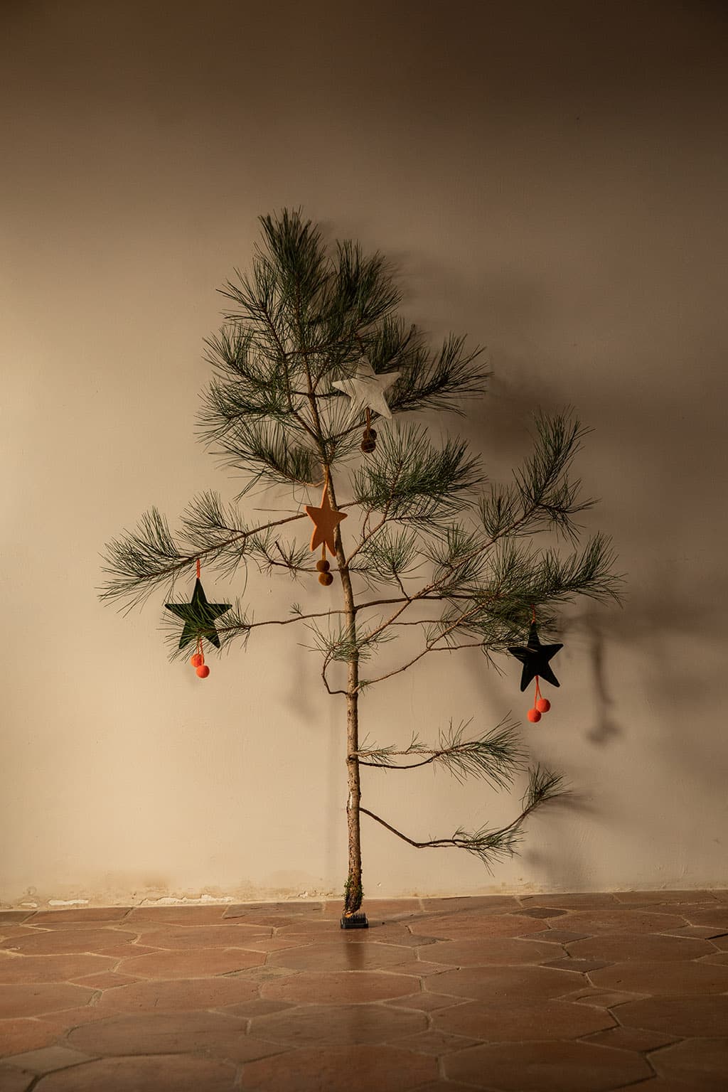 Muskhane | felt pom pom star decoration | olive-pollen