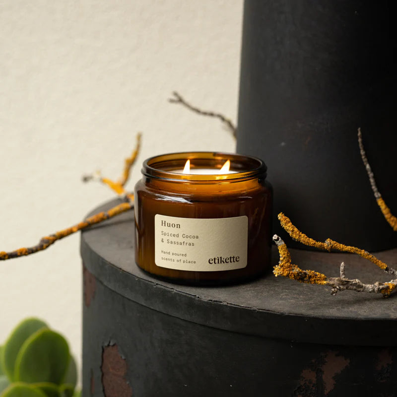 Etikette | soy candle | Huon spiced cocoa sassafras | 500ml - shelf