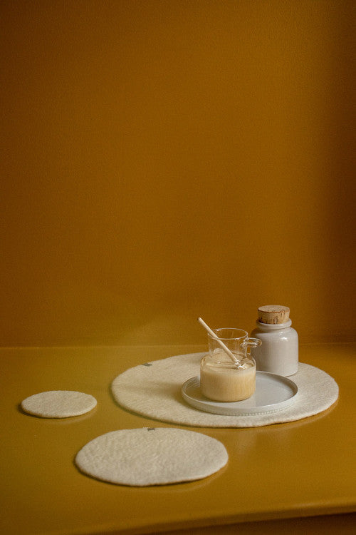Muskhane | plain pastille felt placemat | natural