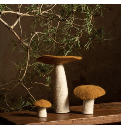 Muskhane | felt mushroom | XL | pollen