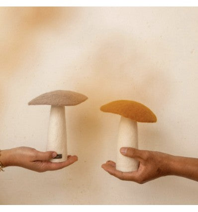Muskhane | felt mushroom | XL | pollen