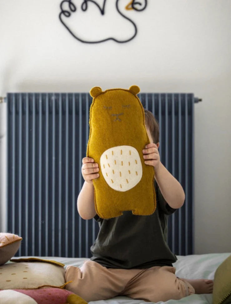 Muskhane | pasu cushion grizzly bear | pollen