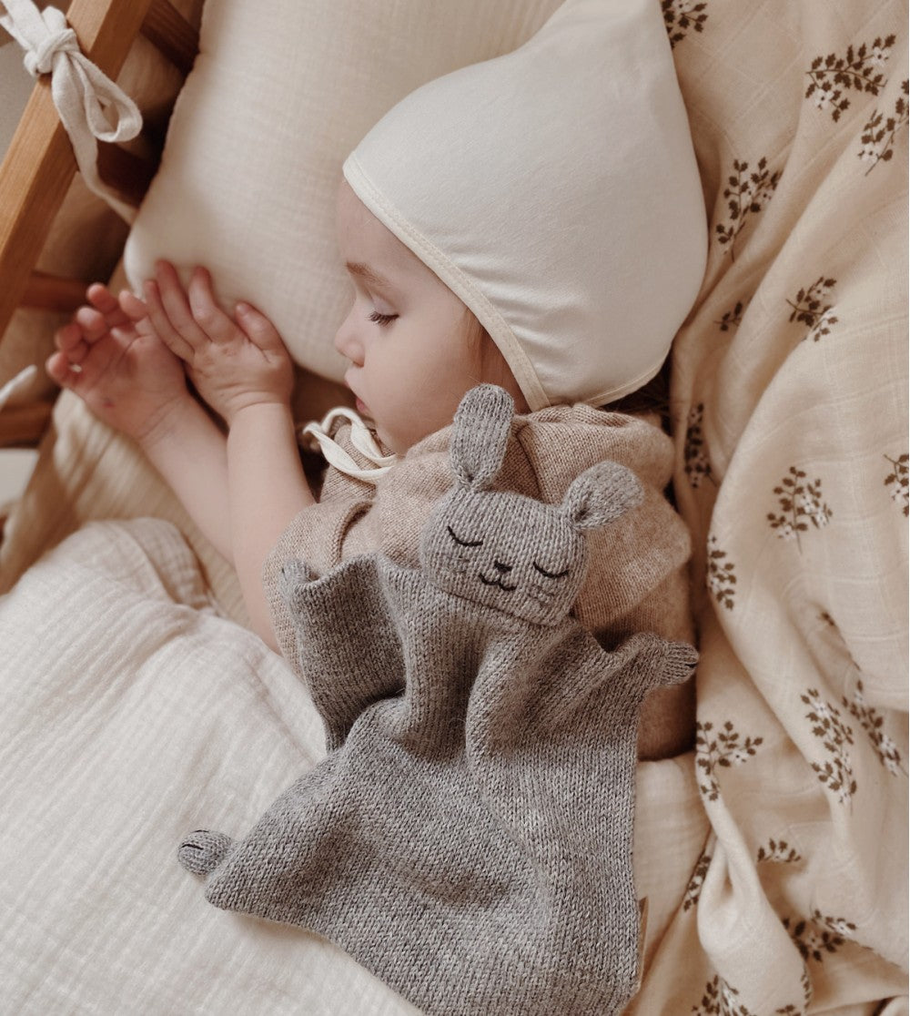 main sauvage | knit cuddle cloth | grey bunny