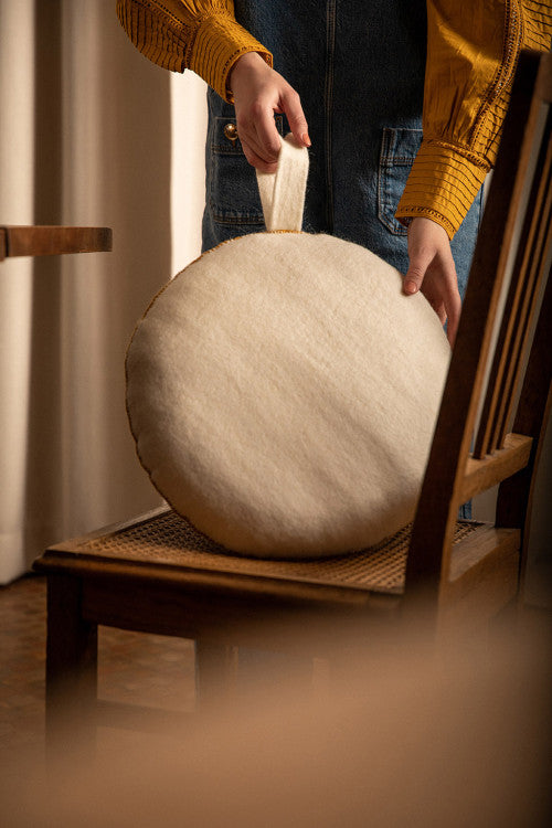 Muskhane | nomad smartie cushion | natural