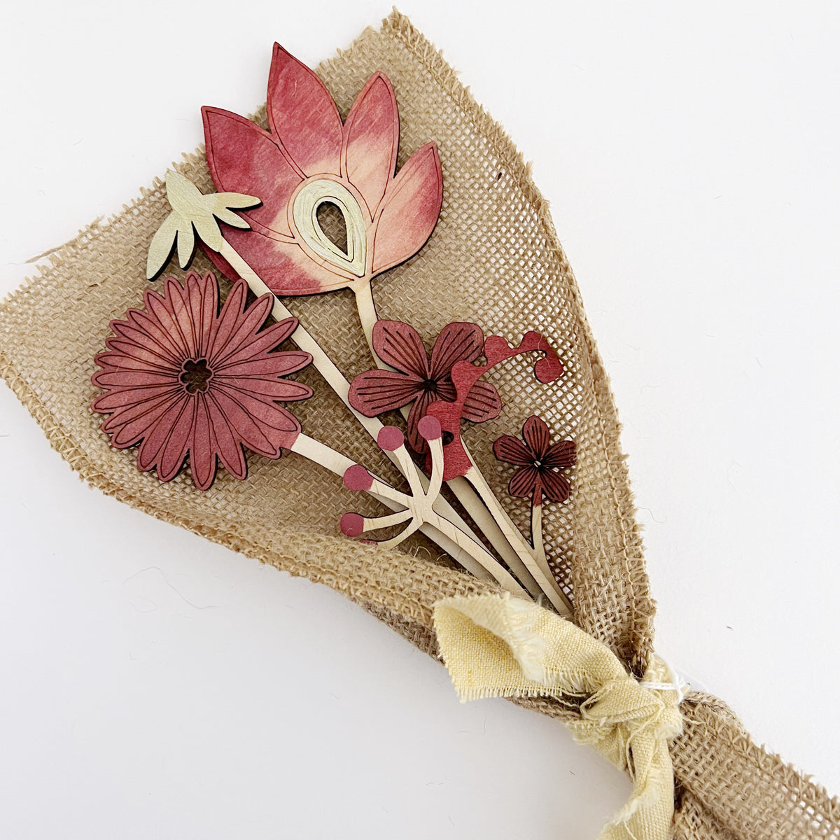 mondocherry - Branch & Bloom | Signature bouquet | crimson