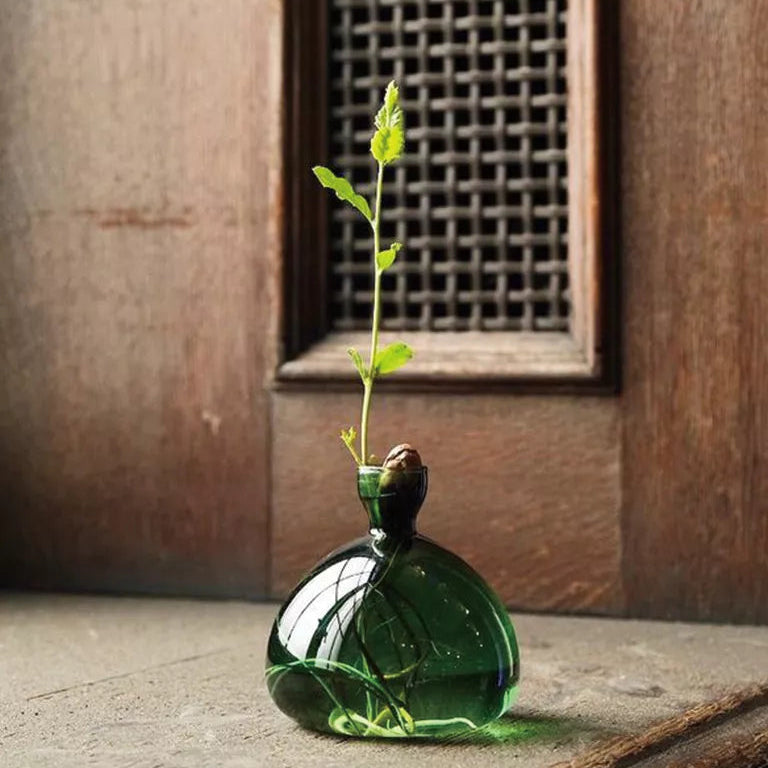 mondocherry - Ilex Studio | Acorn Vase | Emerald Green - display