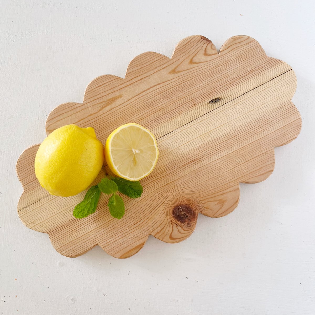 mondocherry - Ivy Alice | oval wooden serving board | scallops - lemons