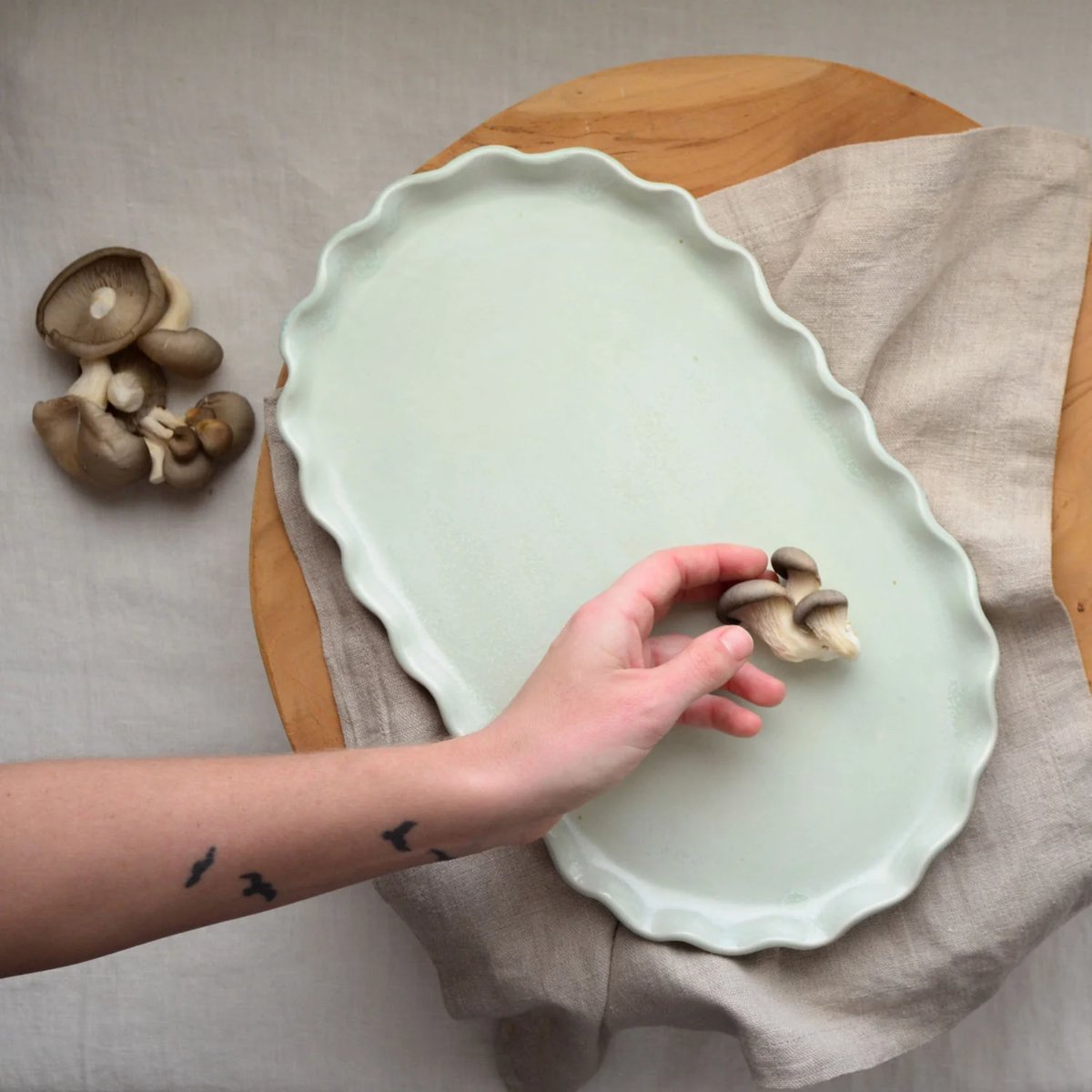 mondocherry - KW Ceramics | ruffle oval platter  | evergreen - table
