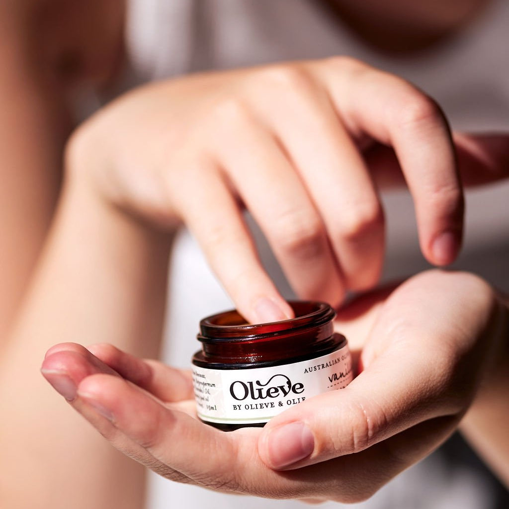 mondocherry - Olieve and Olie | lip balm | mint - hand