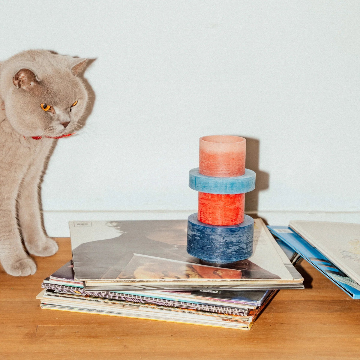 mondocherry Stan Editions | stackable candle | stack 04 | red blue - cat