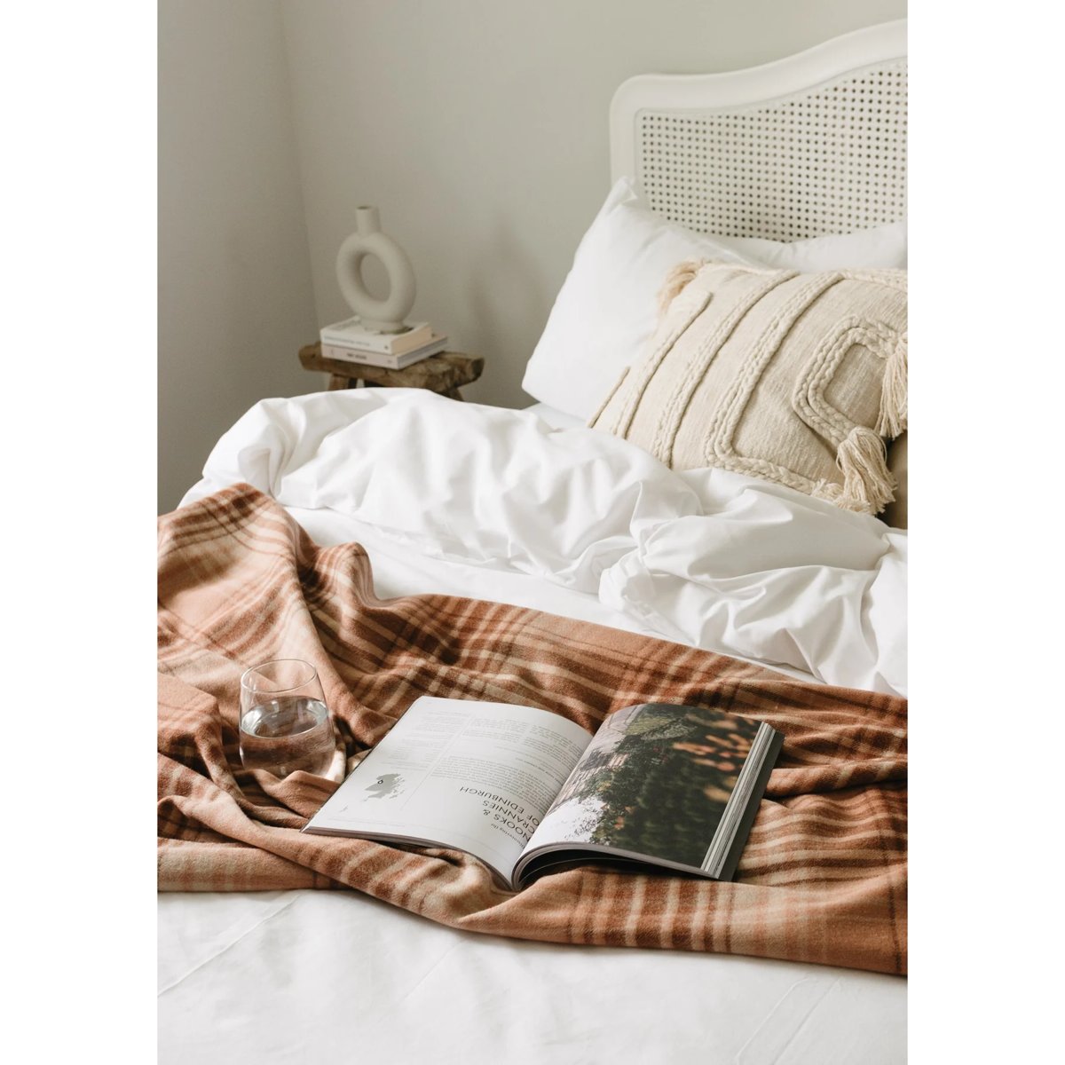 mondocherry - TBCo lambswool blanket - blush gradient - check - bed