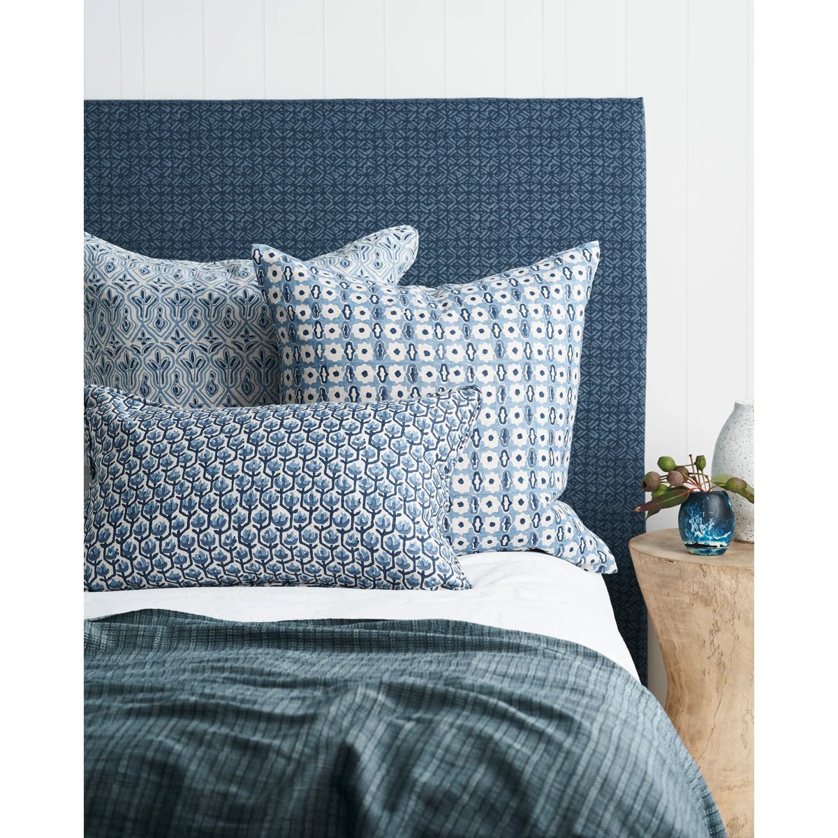 Walter G | hermosa linen cushion | riviera - mondocherry - bed