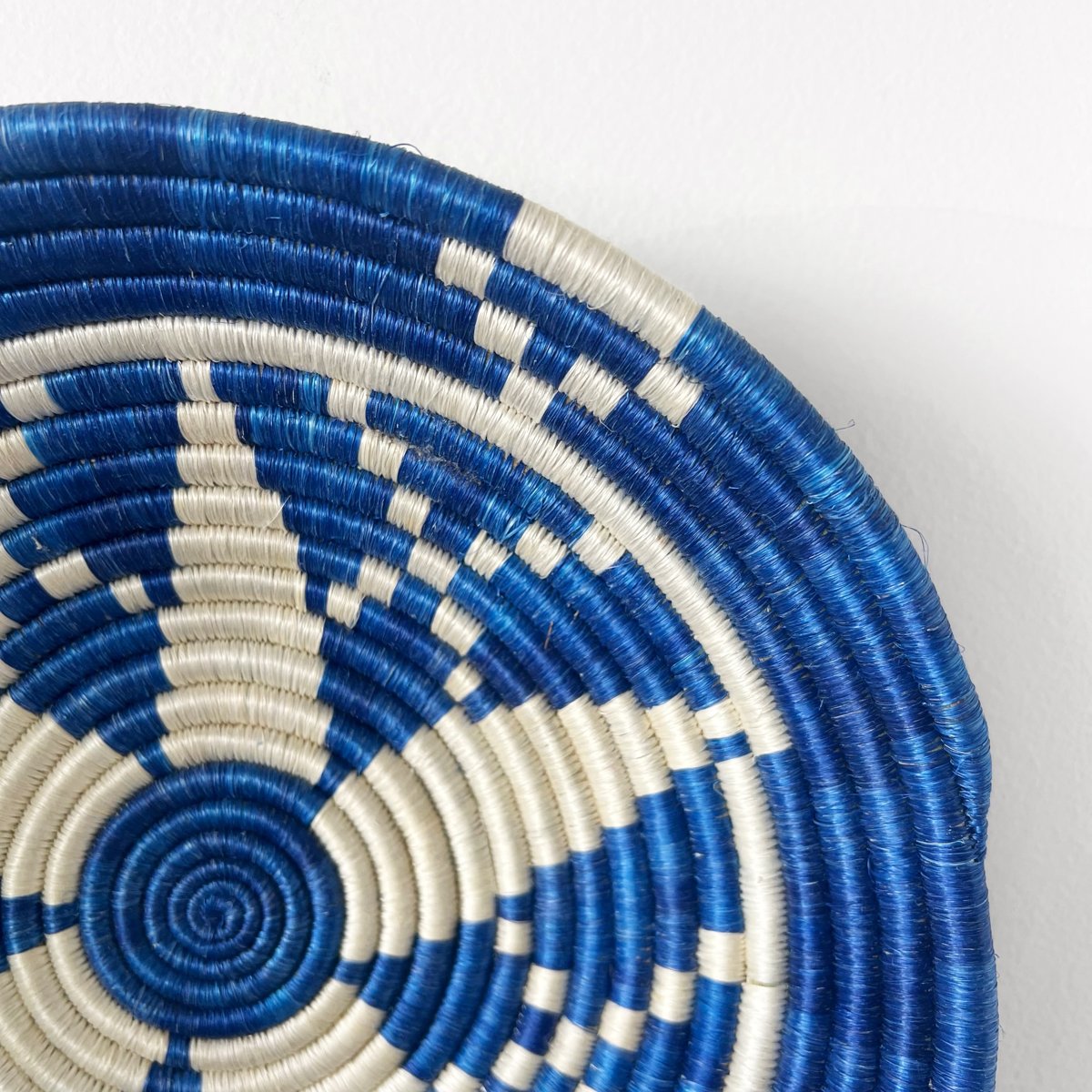 "Kwizera" african woven bowl | lake | large - mondocherry - close