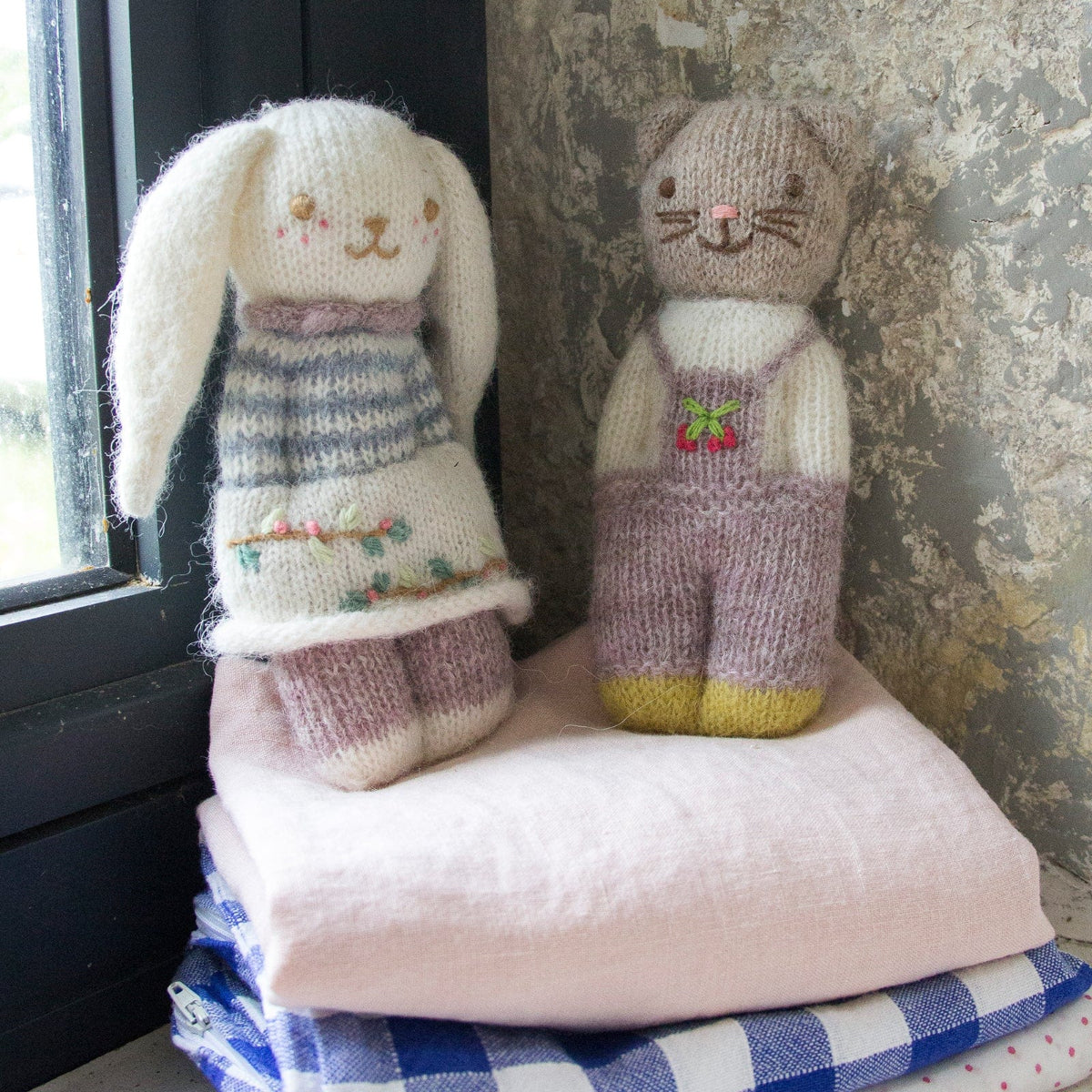 mondocherry - Blabla | Happy Go Lucky Cat Doll - windows