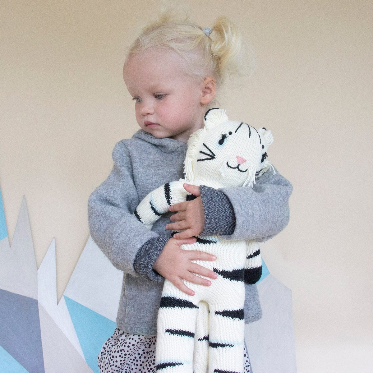 Blabla | "Zigzag the Tiger" kids cotton doll - mondocherry - hold