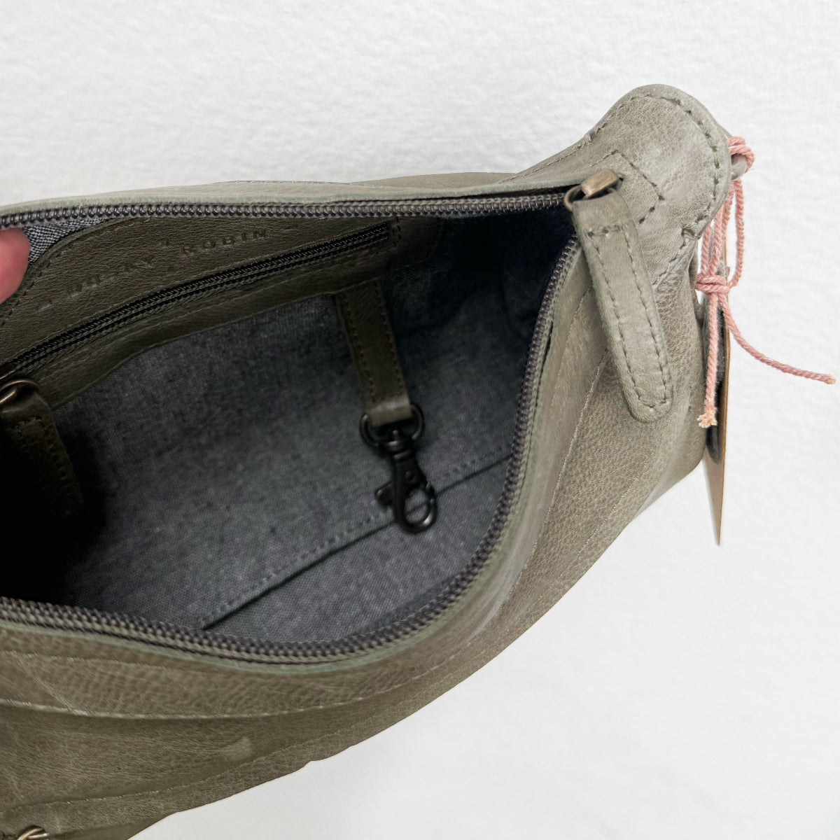 mondocherry - Dusky Robin | kyra leather bag | olive - open