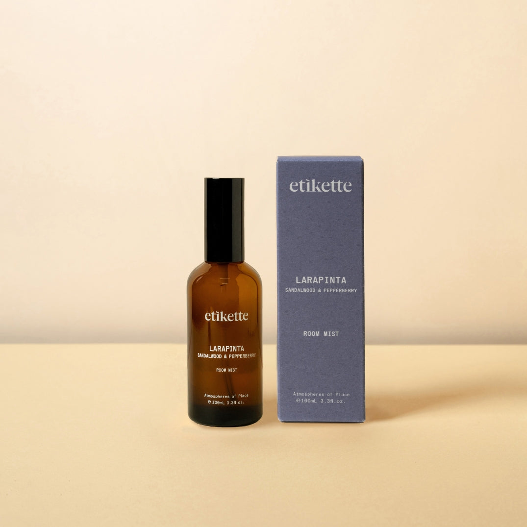 Etikette — room mist — Larapinta in sandalwood & pepperberry — bottle and carton