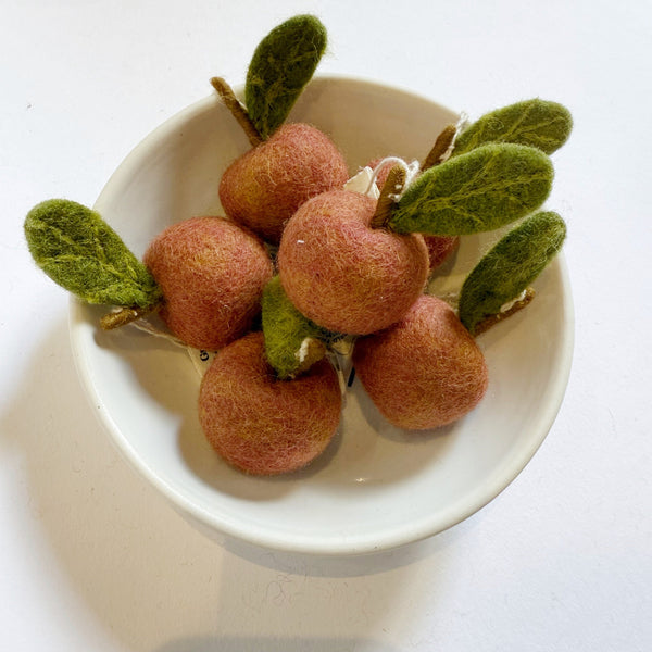 mondocherry - Gry & Sif | felt apple ornament | red - bowl