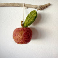 mondocherry - Gry & Sif | felt apple ornament | red - hanging
