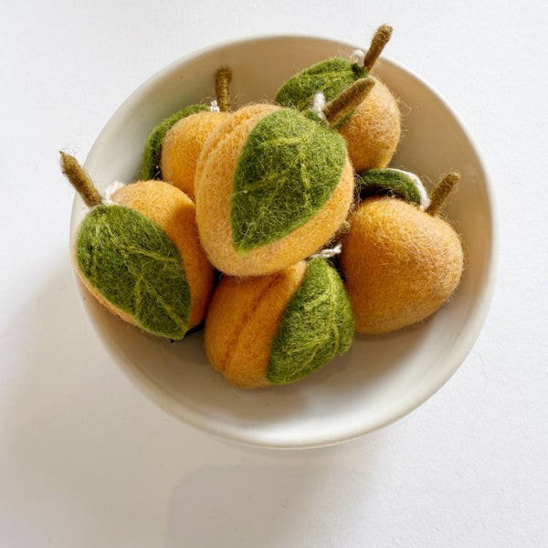 mondocherry - Gry & Sif | felt peach ornament - bowl