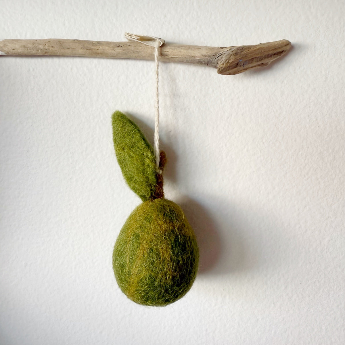 mondocherry - Gry & Sif | felt pear ornament | green - hanging