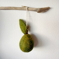 mondocherry - Gry & Sif | felt pear ornament | green - hanging