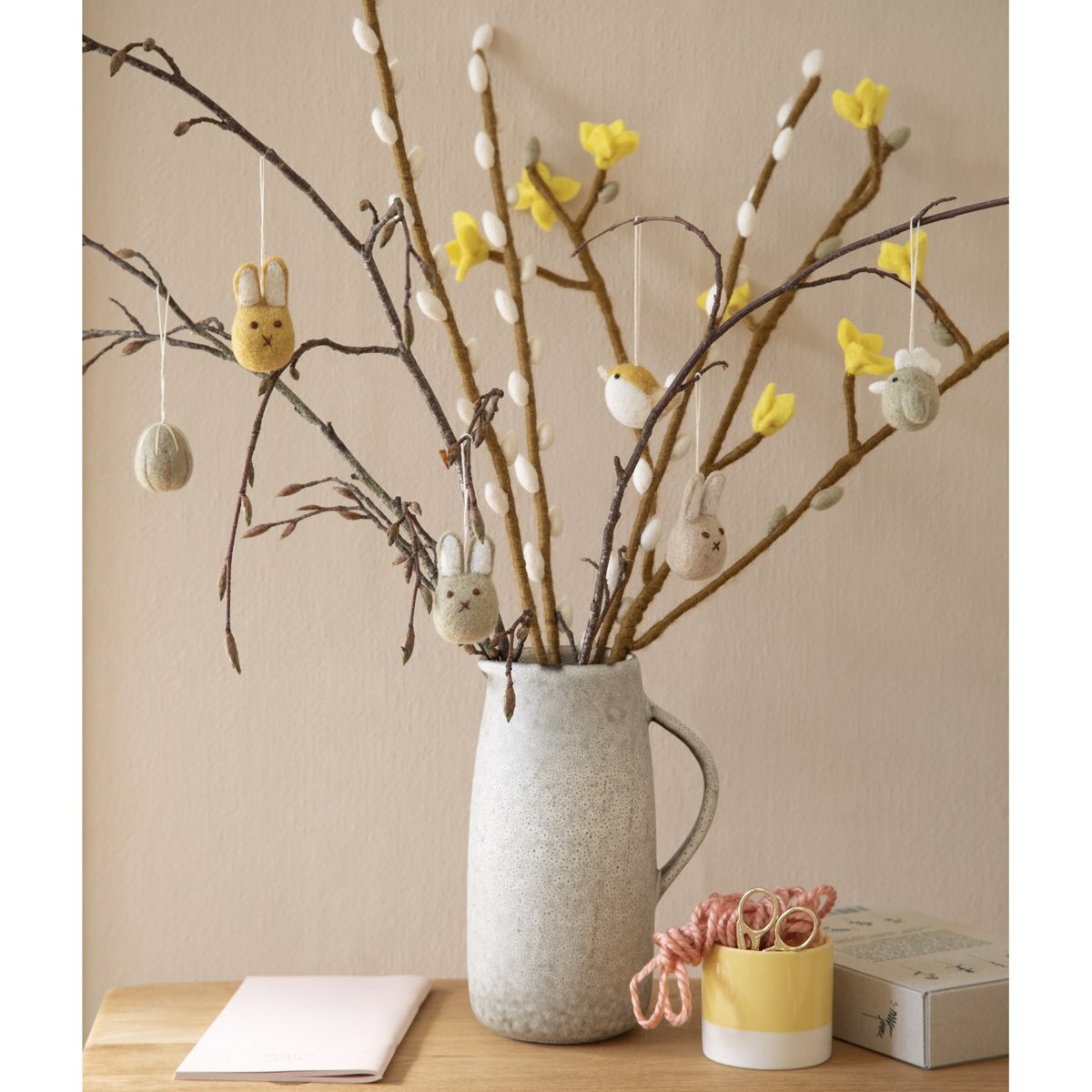 mondocherry - Gry & Sif | felt branch | golden bell - vase