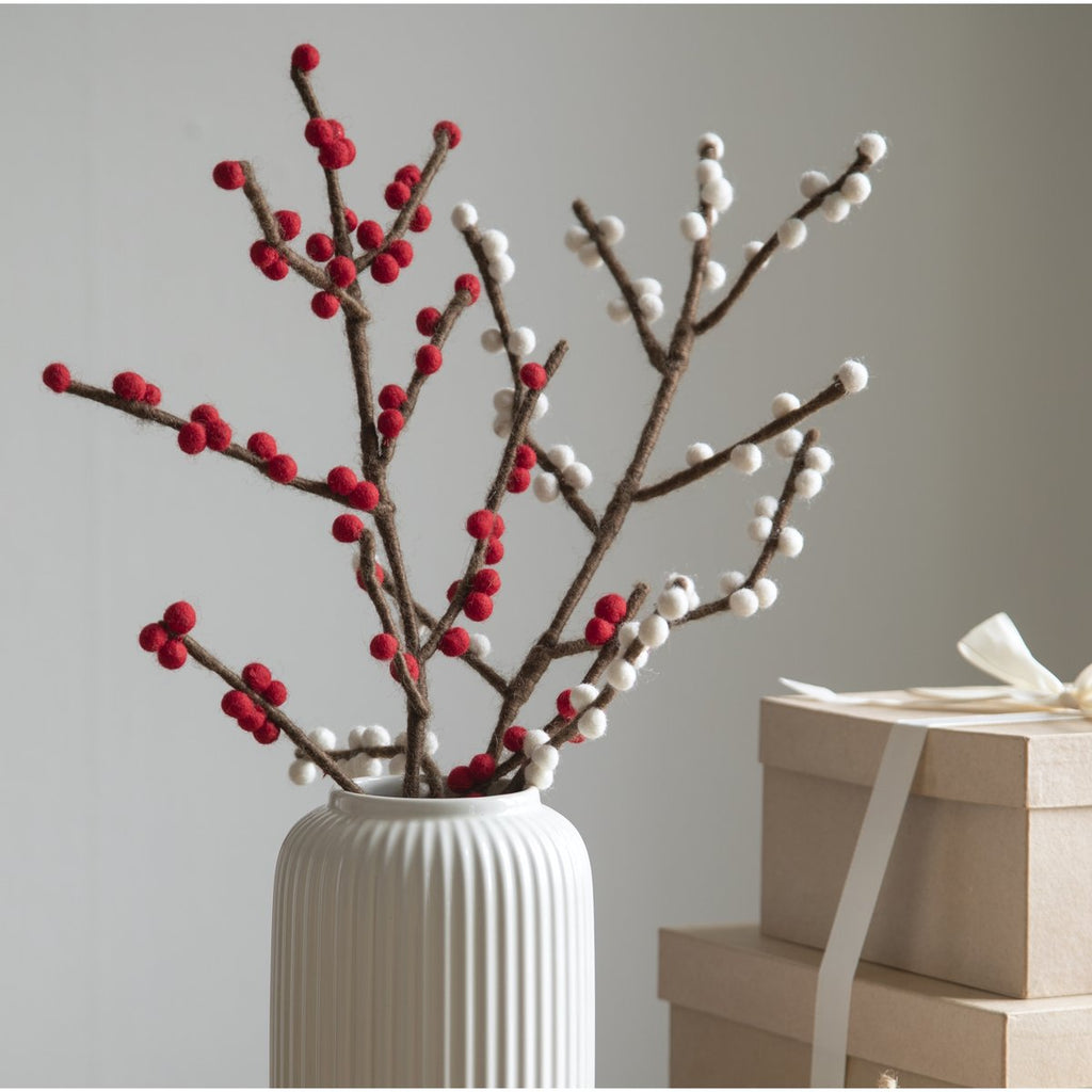 mondocherry - Gry & Sif | felt branch | red berries - vase