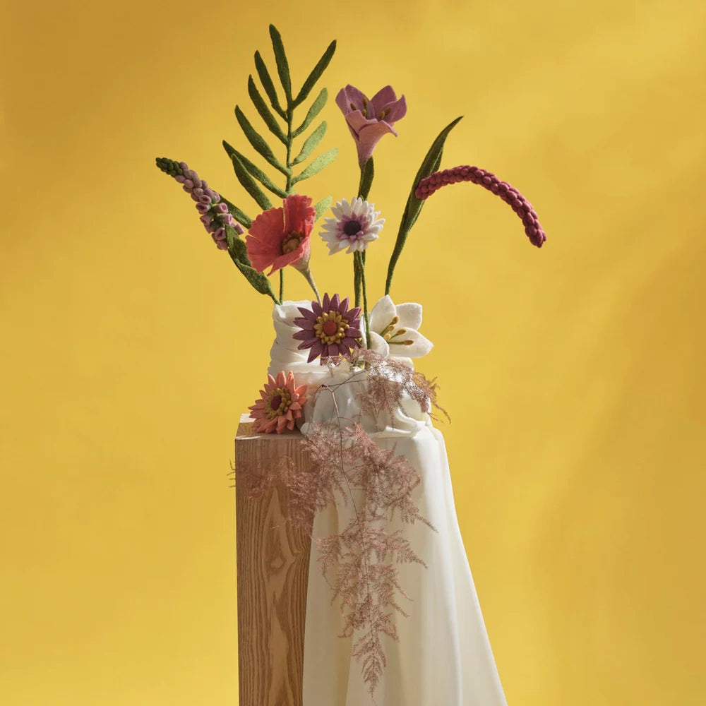 mondocherry Gry & Sif | felt gerbera flower | white - arrangement