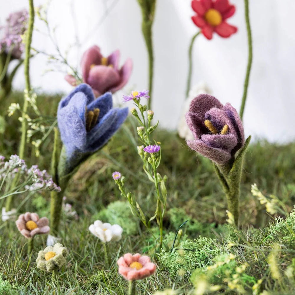 mondocherry - Gry & Sif | felt crocus flower decoration | purple - garden scene